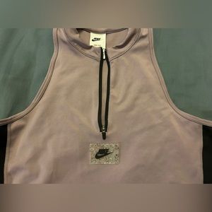 Nike Cropped Workout Tank